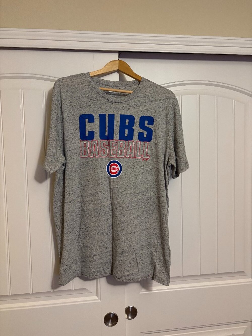 Chicago Cubs T Shirt XL Xtra Large Majestic Short Sleeve Cotton Blend Crew Neck